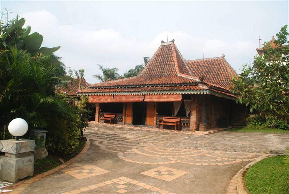 Melva Balemong Hotel Ungaran Exterior foto