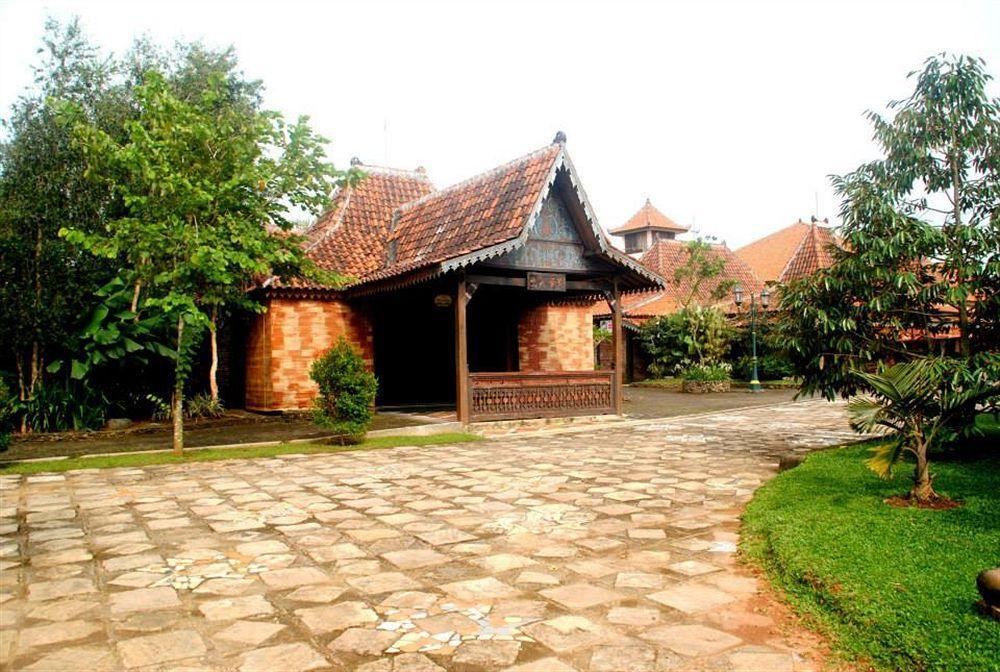 Melva Balemong Hotel Ungaran Exterior foto