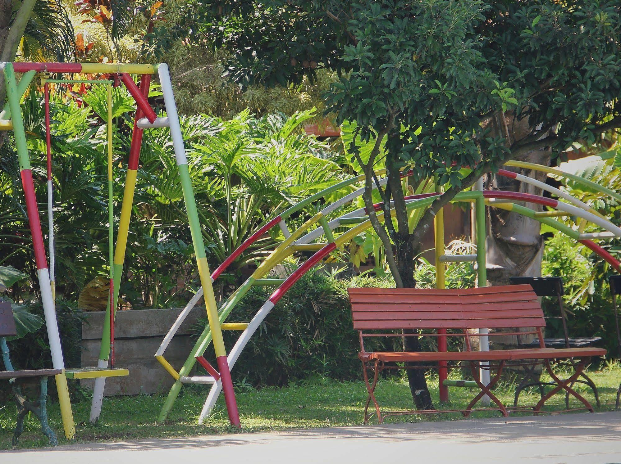 Melva Balemong Hotel Ungaran Exterior foto