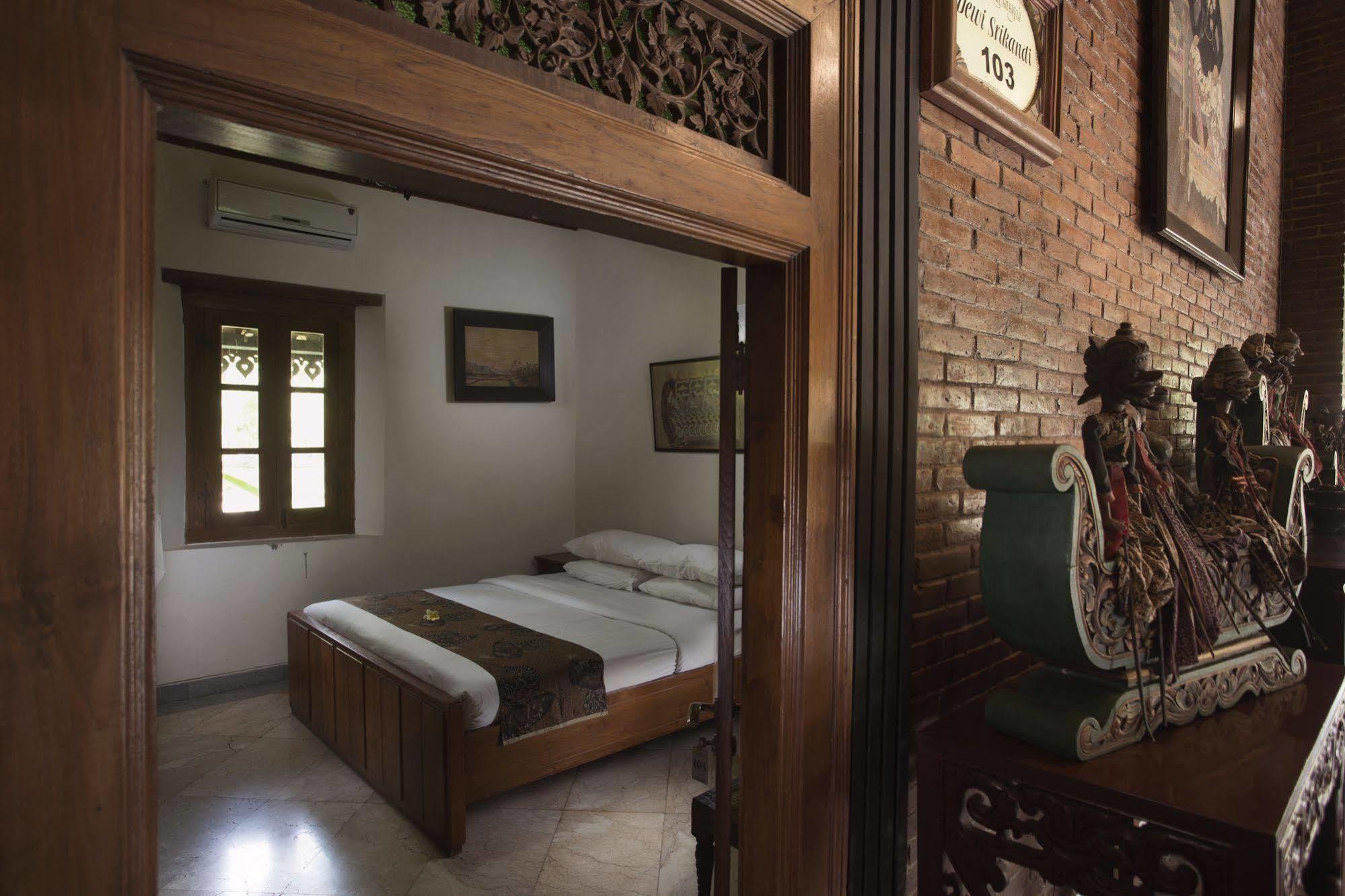 Melva Balemong Hotel Ungaran Exterior foto